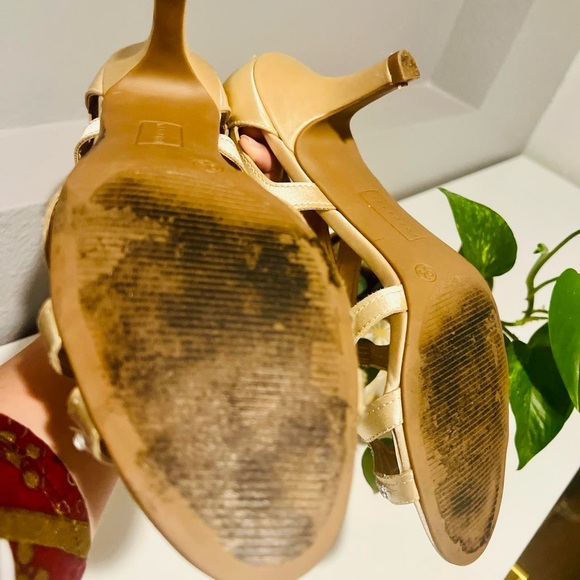 Champagne Colored Jeweled Sparkly Zip Up Heels Formal Pumps - Picture 6 of 6